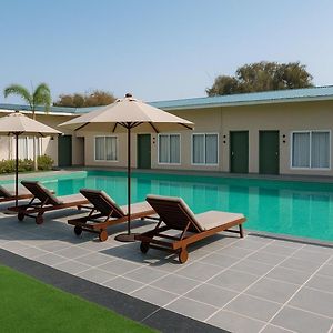 Status Club Resort